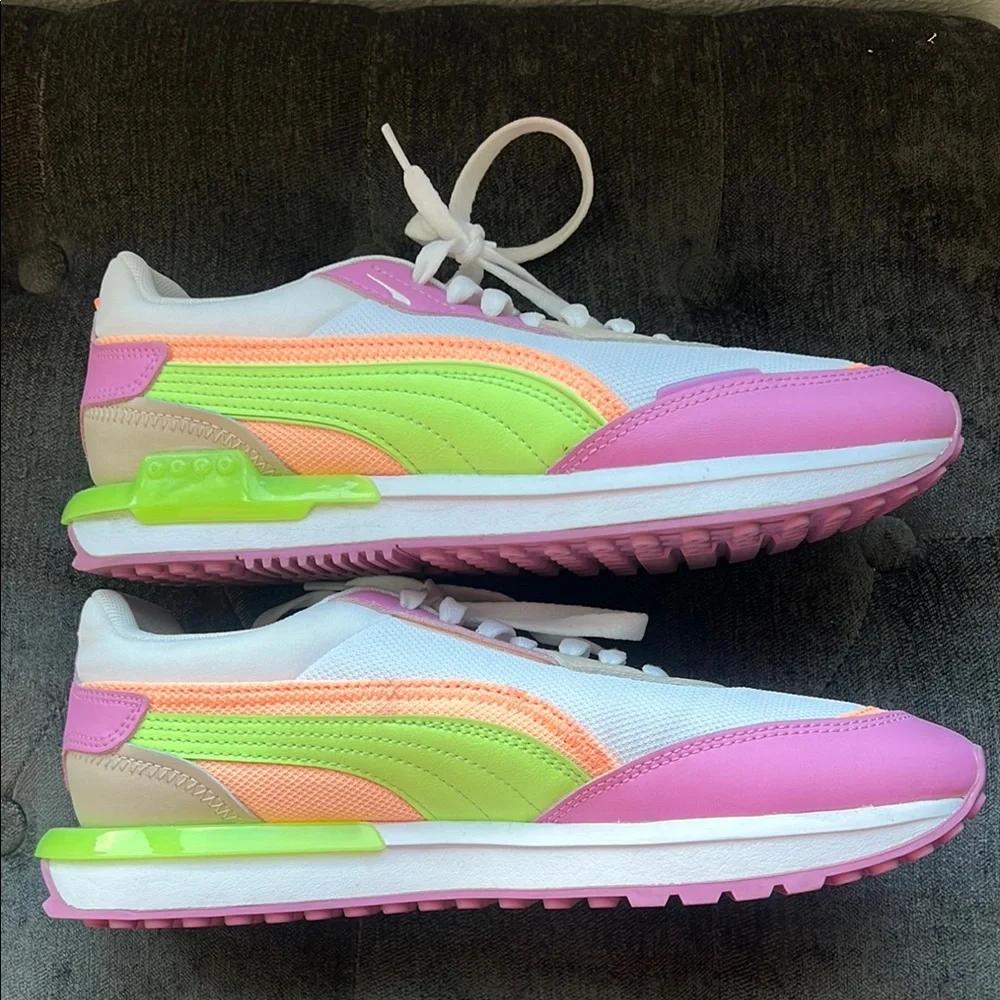 PUMA Women's White, Pink, and Green Sneakers - Picture 4 of 6